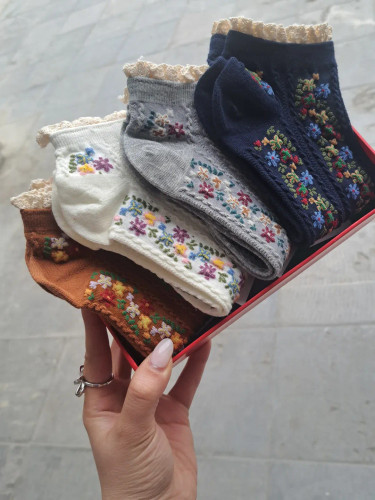 جوراب گلدار